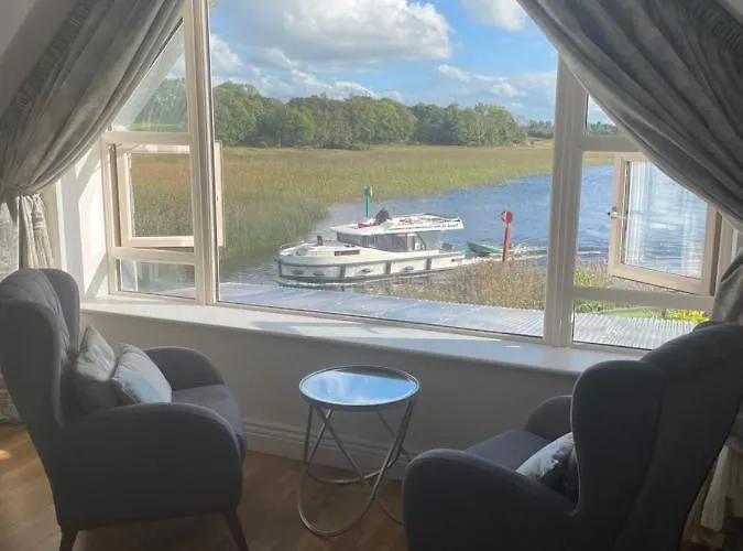 Lough Key Luxury Riverfront Apartment