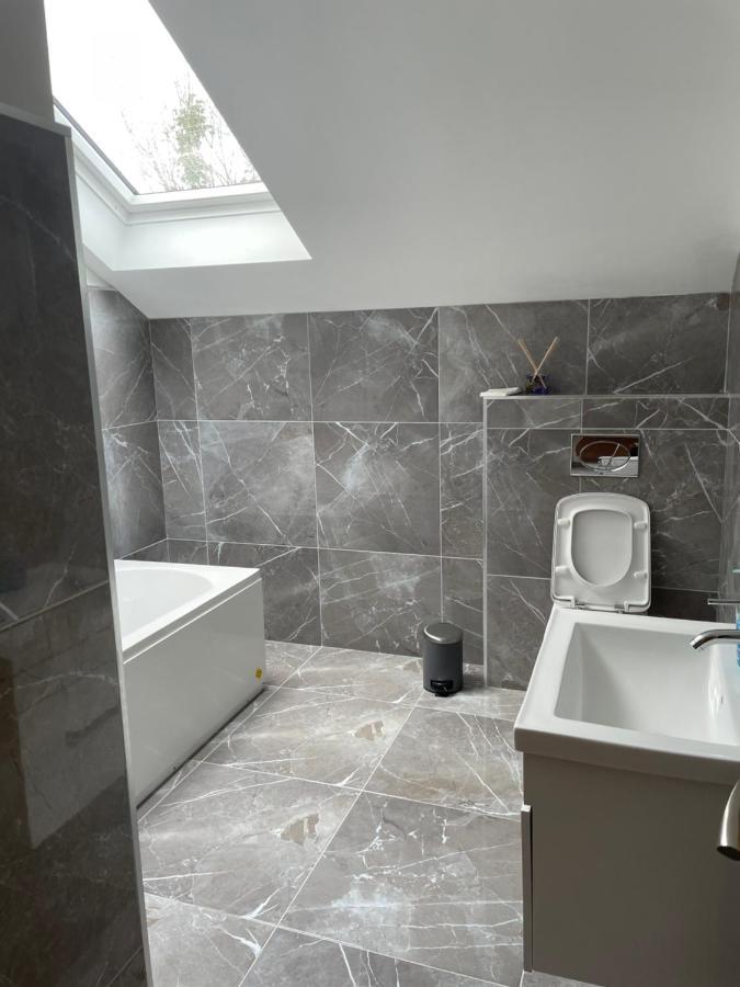 Appartement Lough Key Luxury Riverfront