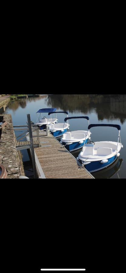 Appartement Lough Key Luxury Riverfront *