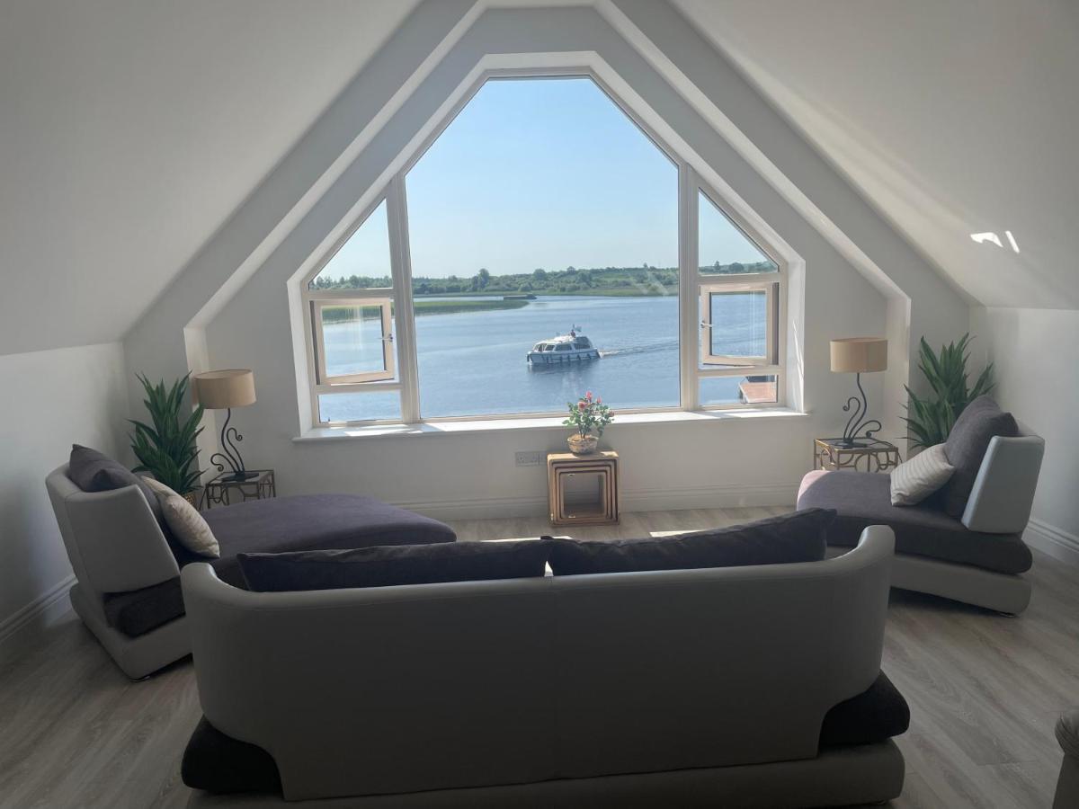Lough Key Luxury Riverfront Appartement *
